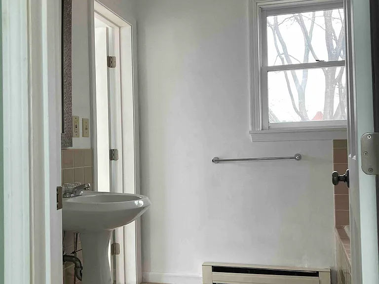 320 Leslie Dr — Photo 24