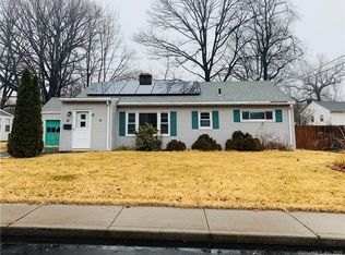 91 Green Manor Rd, Manchester, CT 06042