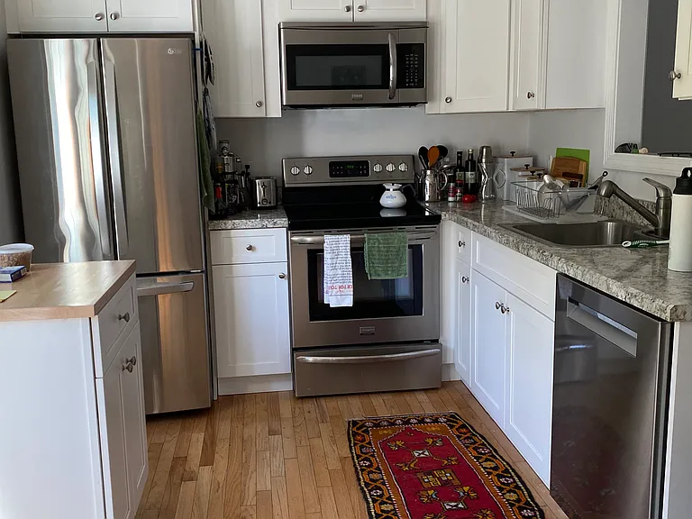7 Lyme St #1A — Photo 3