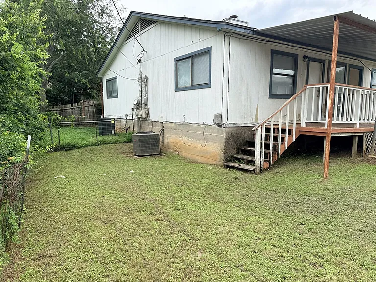 817 Lloyd Ln #A — Photo 13
