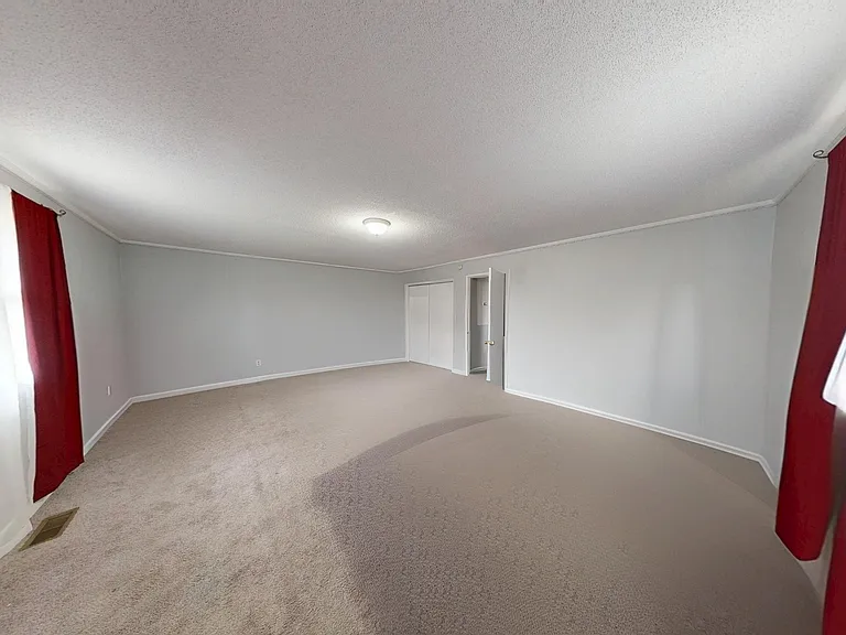 8066 Caratoke Hwy — Photo 18