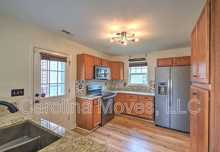 8 Emmaline St — Photo 7