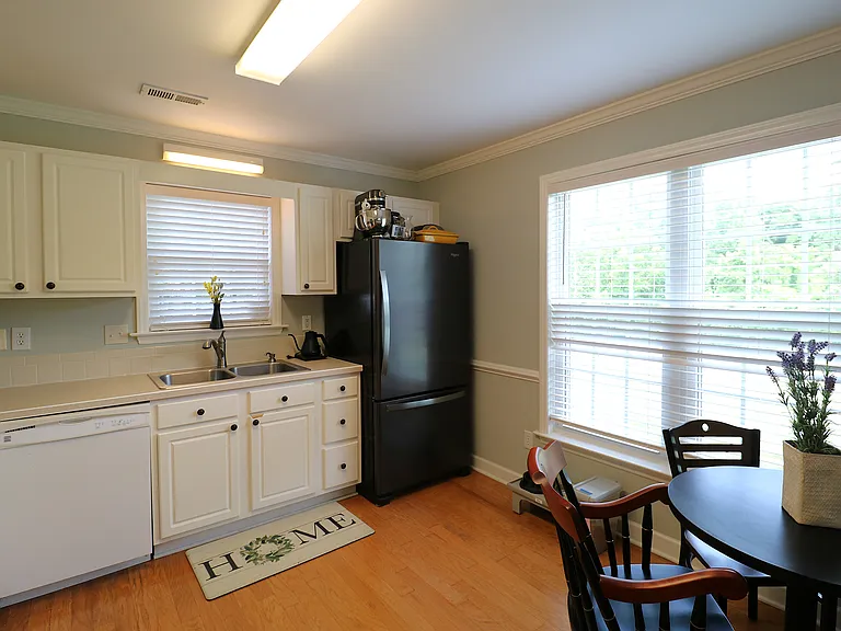 214 Troonsway Rd — Photo 3