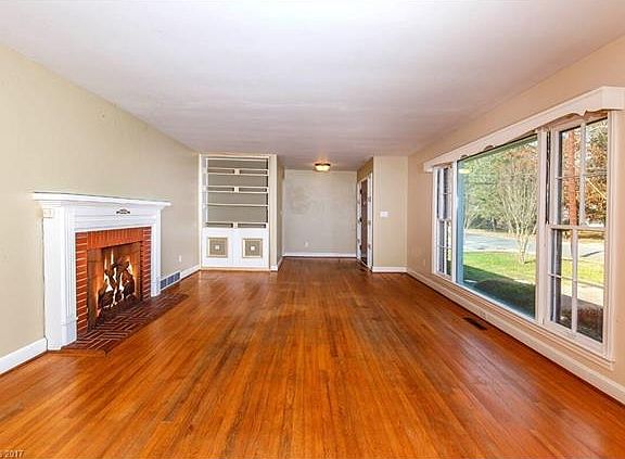5th image of 223 Probart St
