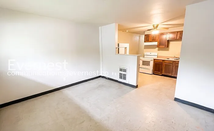 413 N Hawthorne St #B — Photo 5