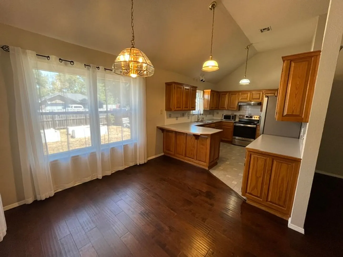 Beautiful 3 Bedroom in Whispering Timbers! — Photo 4