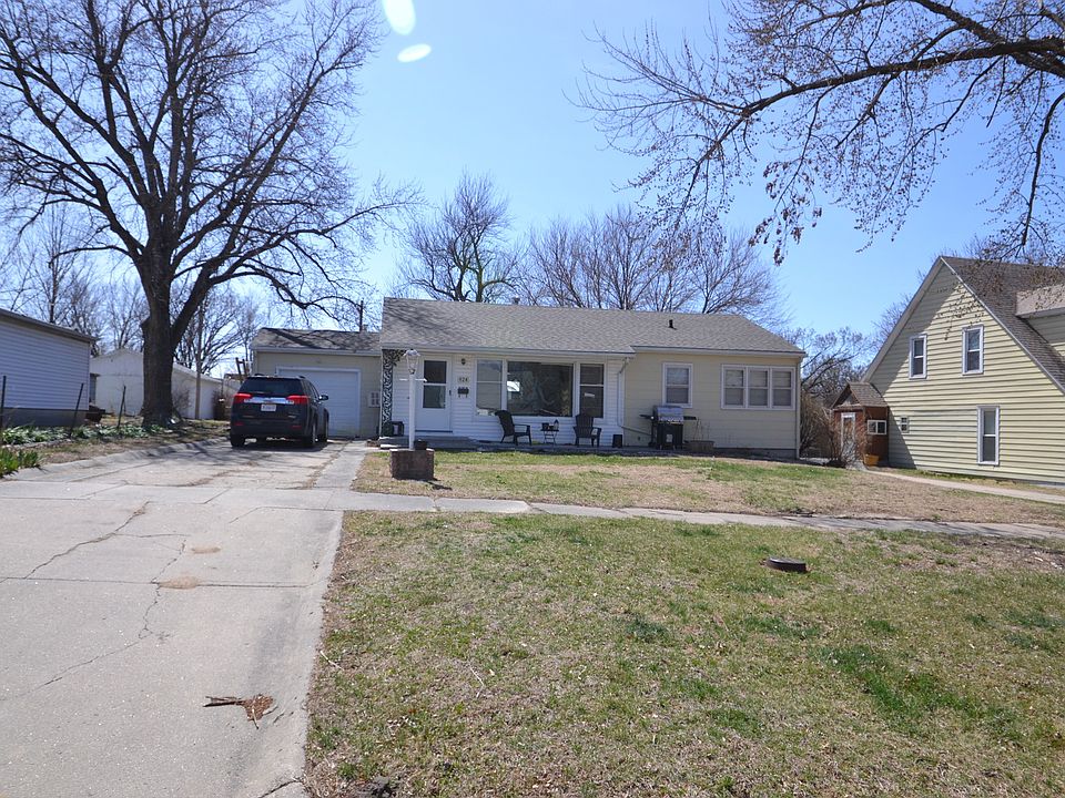 1st image of 924 Clarke St