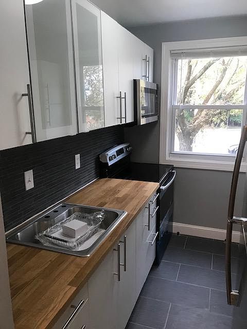 2nd image of 4000 E St SE APT 202