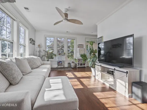 29 Skimmer Lane, Port Monmouth, NJ 07758