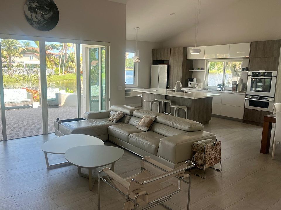 1st image of 1130 Spyglass