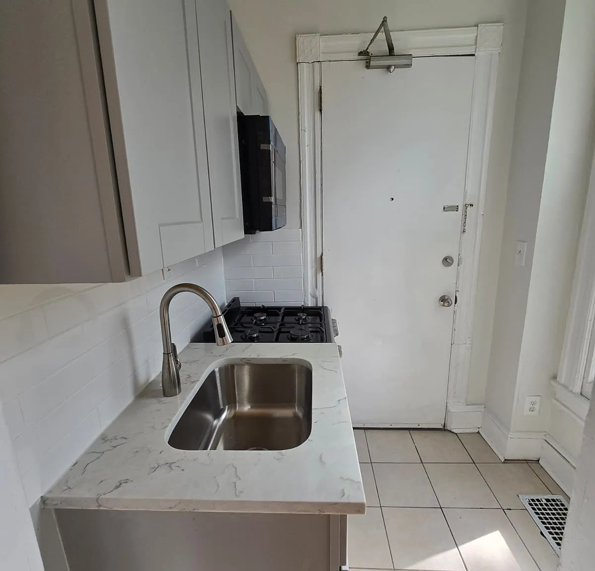 Studio, $1,550 — Photo 3