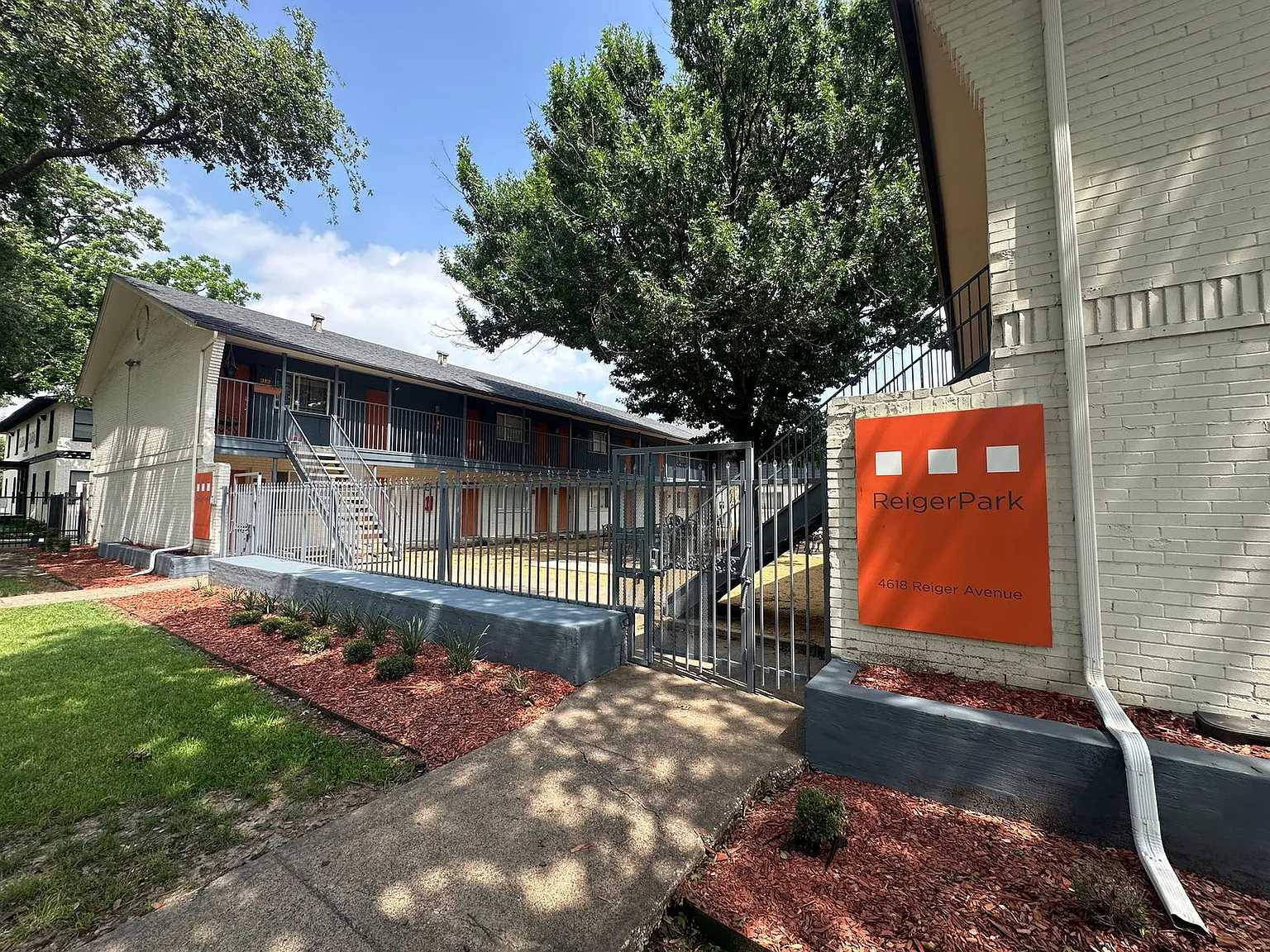 Reiger Park Apartments — Photo 2