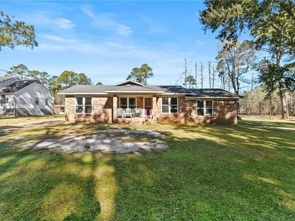 13545 Lyons Ave, Bayou La Batre, AL 36509