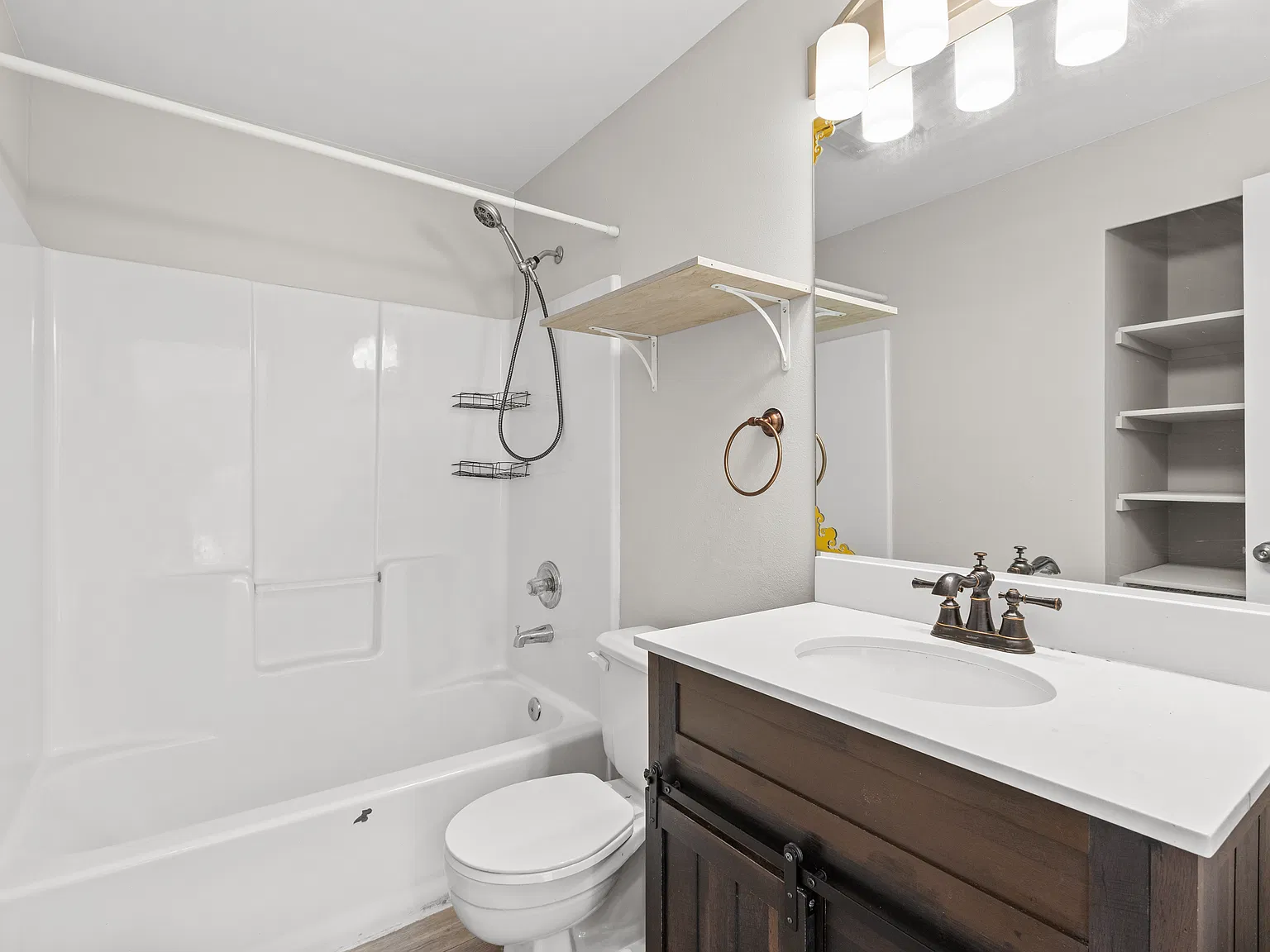 4 bed, 1742 sqft, $4,000 — Photo 4
