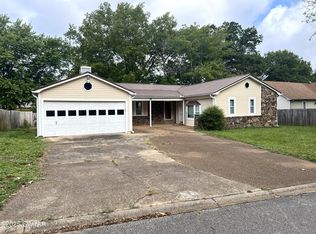 71 N Hampton Ln, Jackson, TN 38305