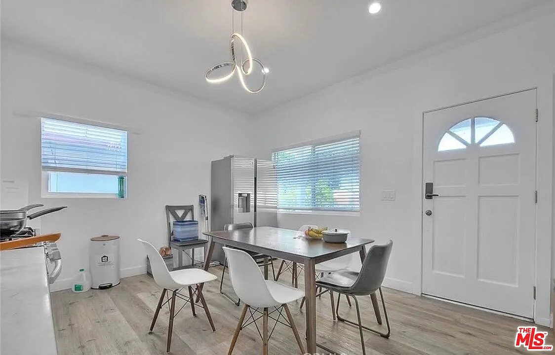 5 bed, 5.0 bath, 3407 sqft, $6,450 — Photo 2