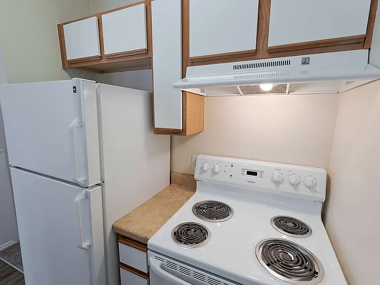 Ashbury Square Apartments — Photo 41