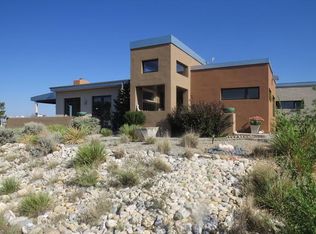 28 Los Rios Rd, Taos, NM 87513