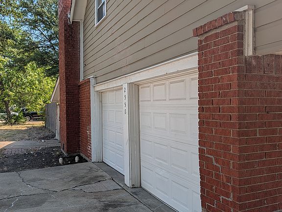 3rd image of 2558 Duringer Rd