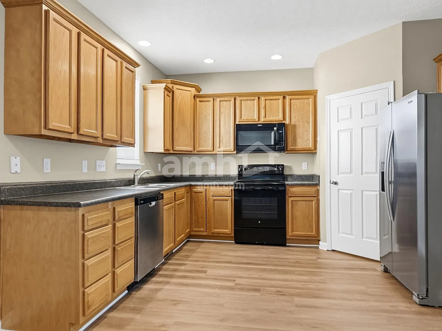 4 bed, 3.0 bath, 2258 sqft, $2,830 — Photo 3
