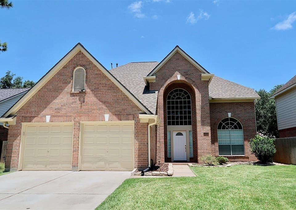 1st image of 15610 Valley Creek Dr