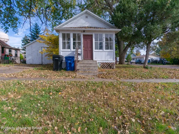 504 2nd Ave E, Dickinson, ND 58601