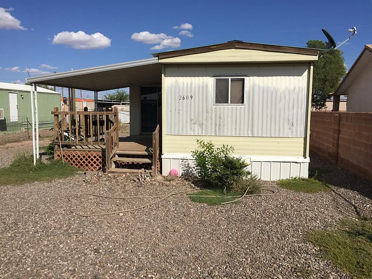 2609 S Tangerine St — Photo 3