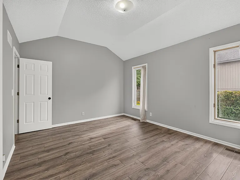 12044 Hemlock St — Photo 12