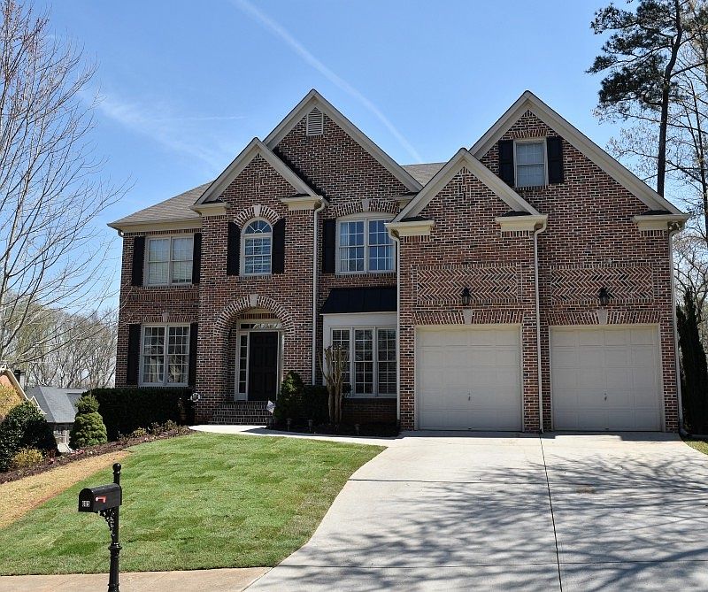1st image of 605 Jefferson Pl