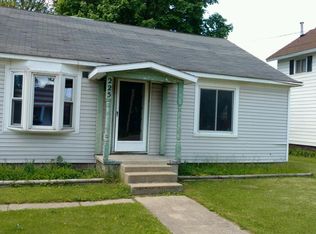 225 N Oak St, Evart, MI