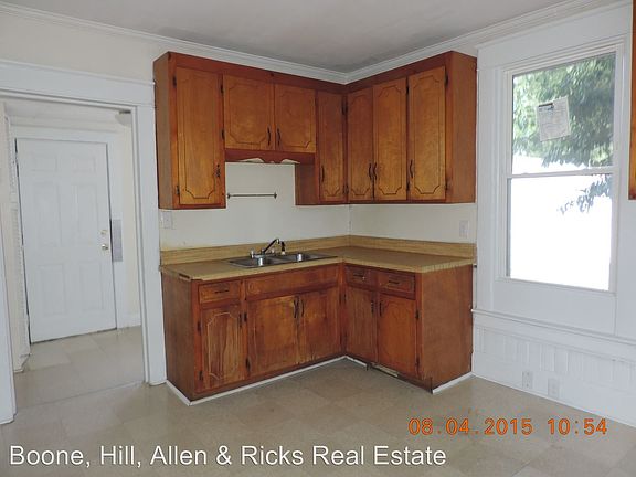 3rd image of 1418 Cypress St
