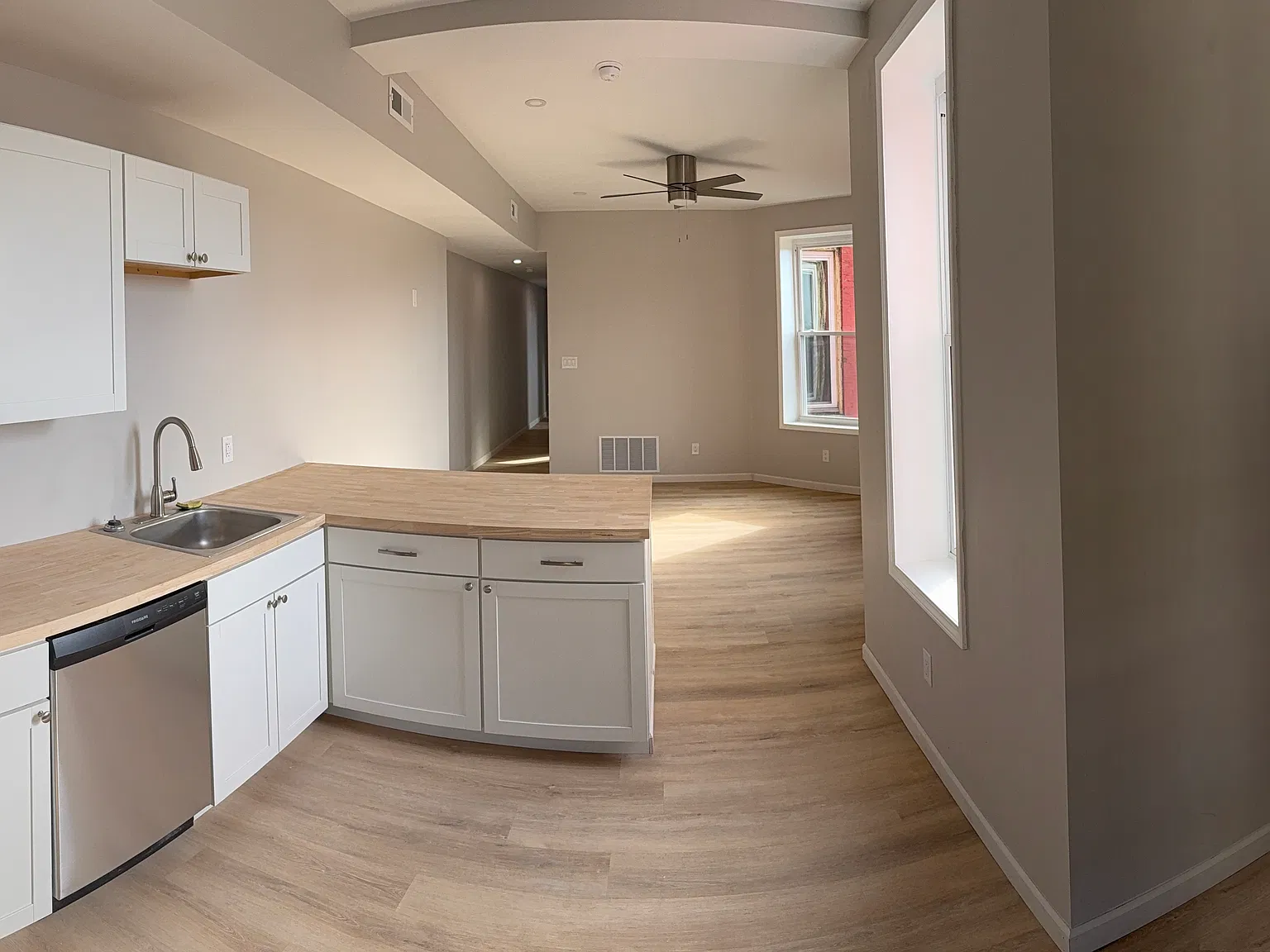 3 bed, 1500 sqft, $1,150 — Photo 1