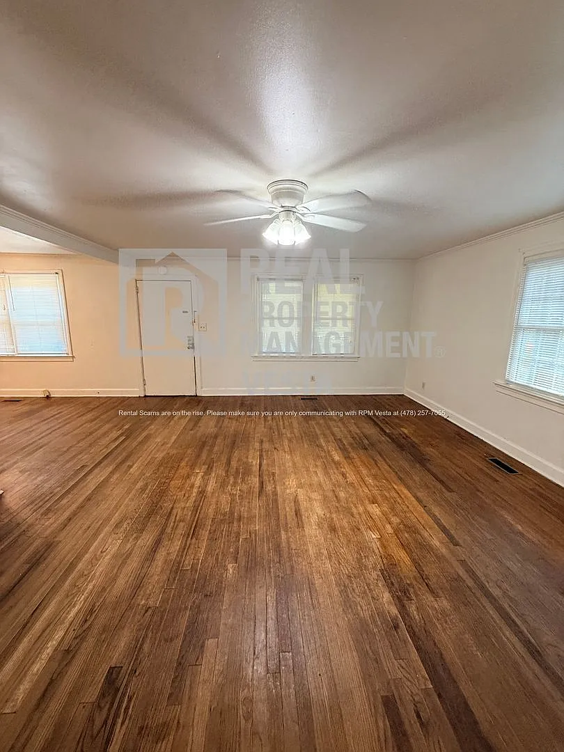 2 bed, 1.0 bath, 1080 sqft, $975 — Photo 3