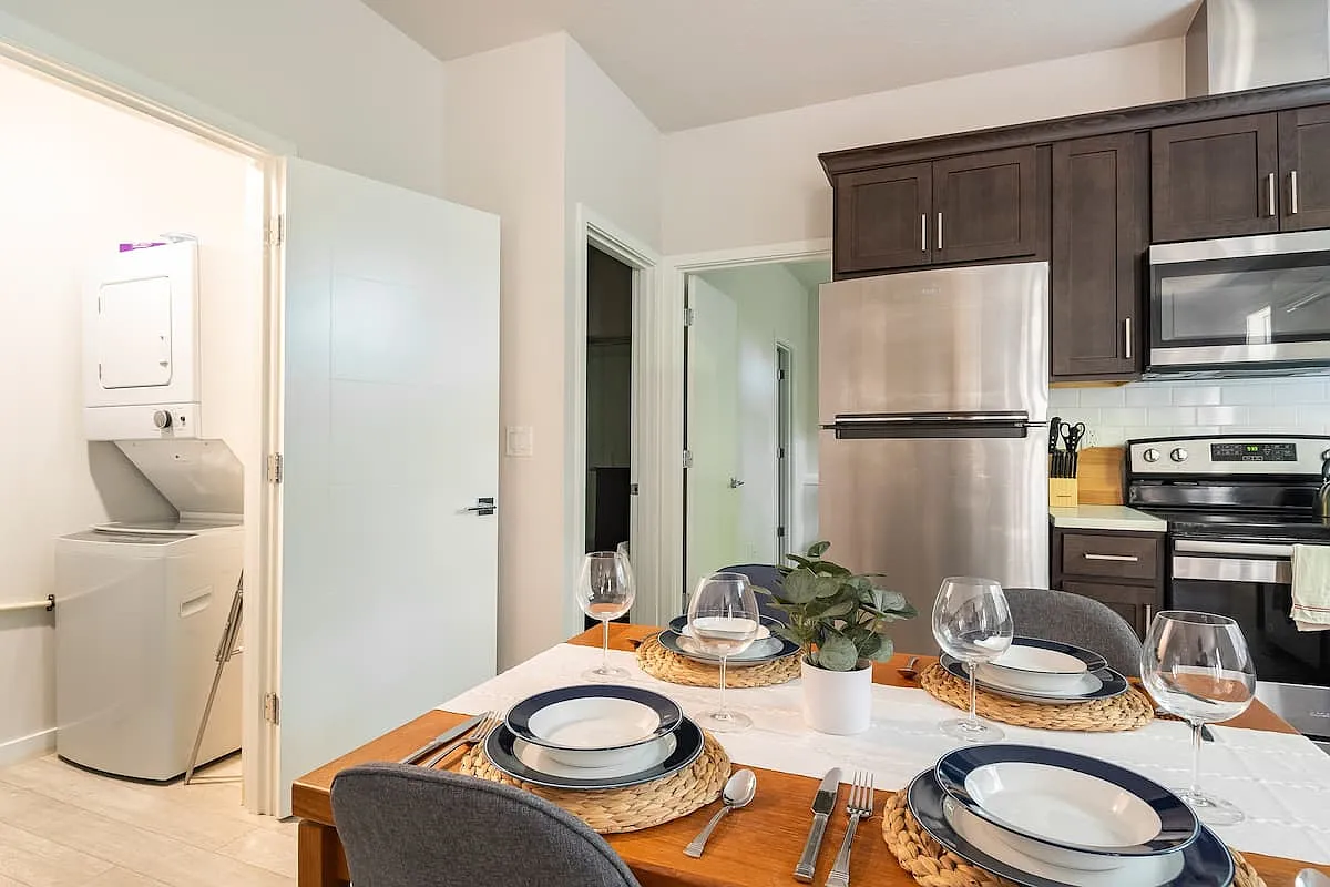 2 bed, 850 sqft, $2,475 — Photo 4