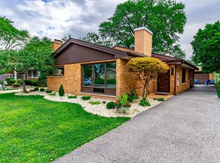 9209 S Mozart Ave, Evergreen Park, IL 60805