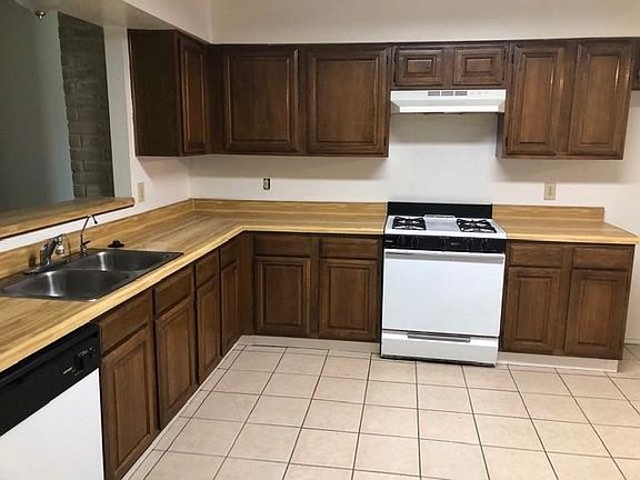 4th image of 18023 Garden Manor Dr