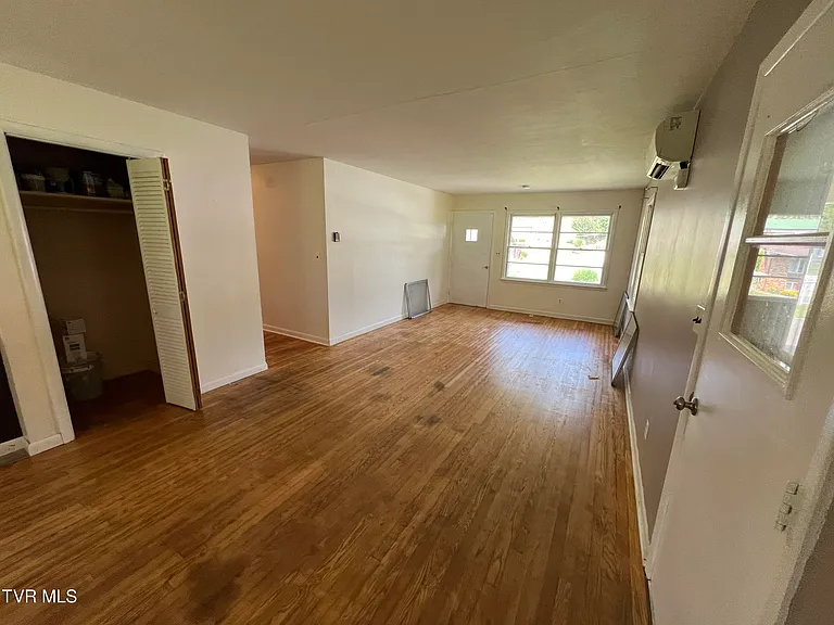 216 Spurgeon Rd — Photo 11