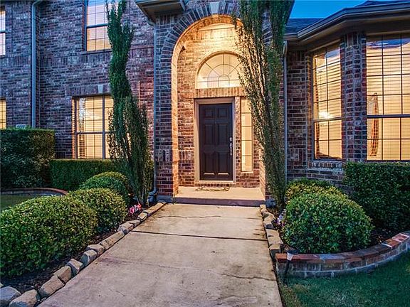 3rd image of 1160 Lake Glen Cir