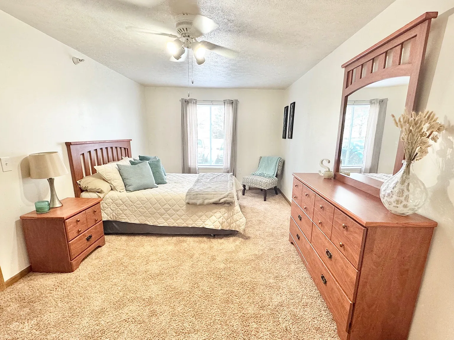 2 bed, 960 sqft, $1,070 — Photo 2