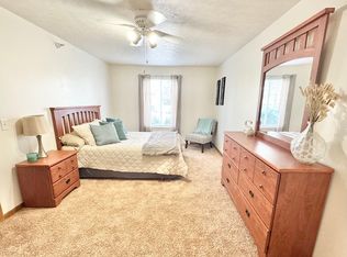 136 Raleigh Ct, Columbia City, IN 46725