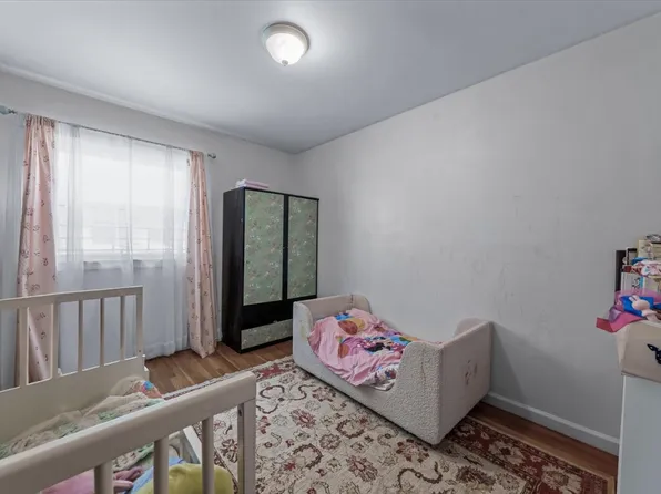 243-17 72nd Avenue image 13 of 29