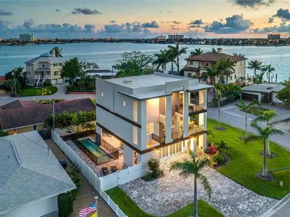 6901 Grande Vista Way S, South Pasadena, FL 33707