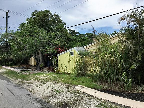 3rd image of 301 NE 21st St