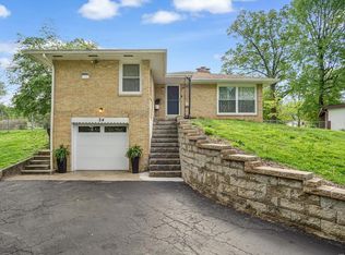 24 Pleasant Ln, Fairview Heights, IL 62208