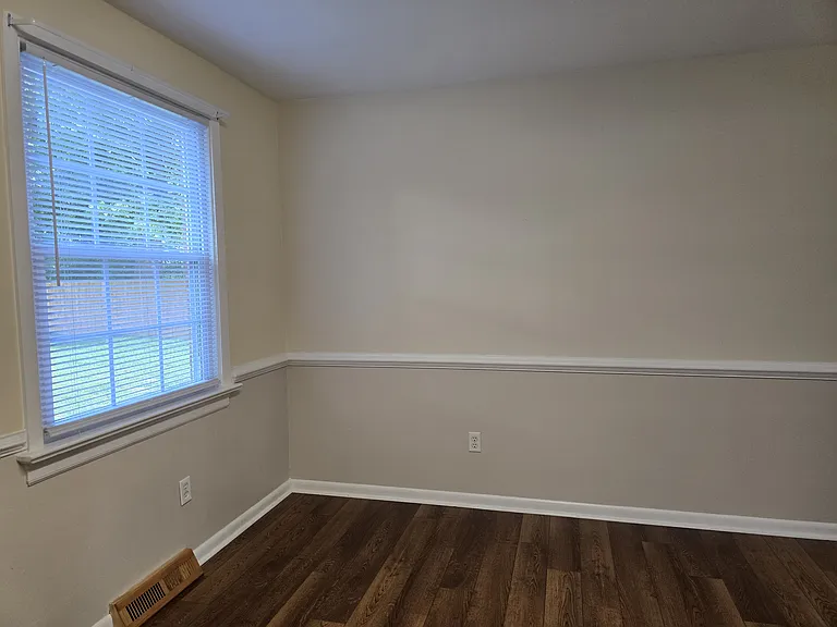 Eat-In Kitchen - Breakfast Nook