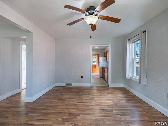 4th image of 1415 Lake St