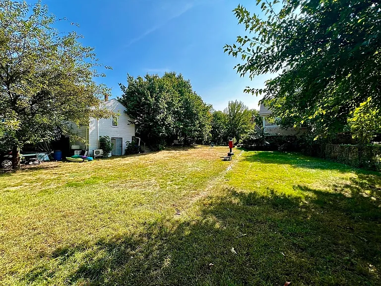 572 Main St #B — Photo 19