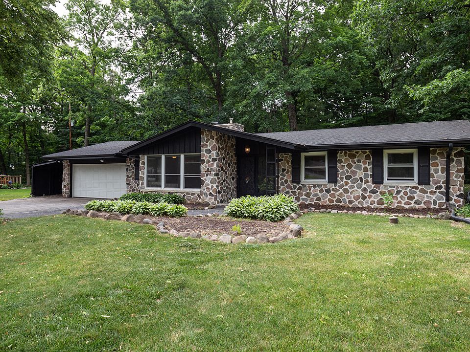 1st image of 14521 W Woodland Dr