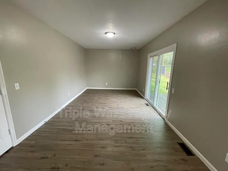 1725 Orletto Way — Photo 14