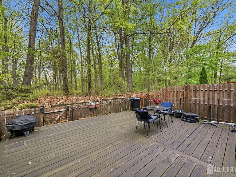 3 Dorchester Dr — Photo 51